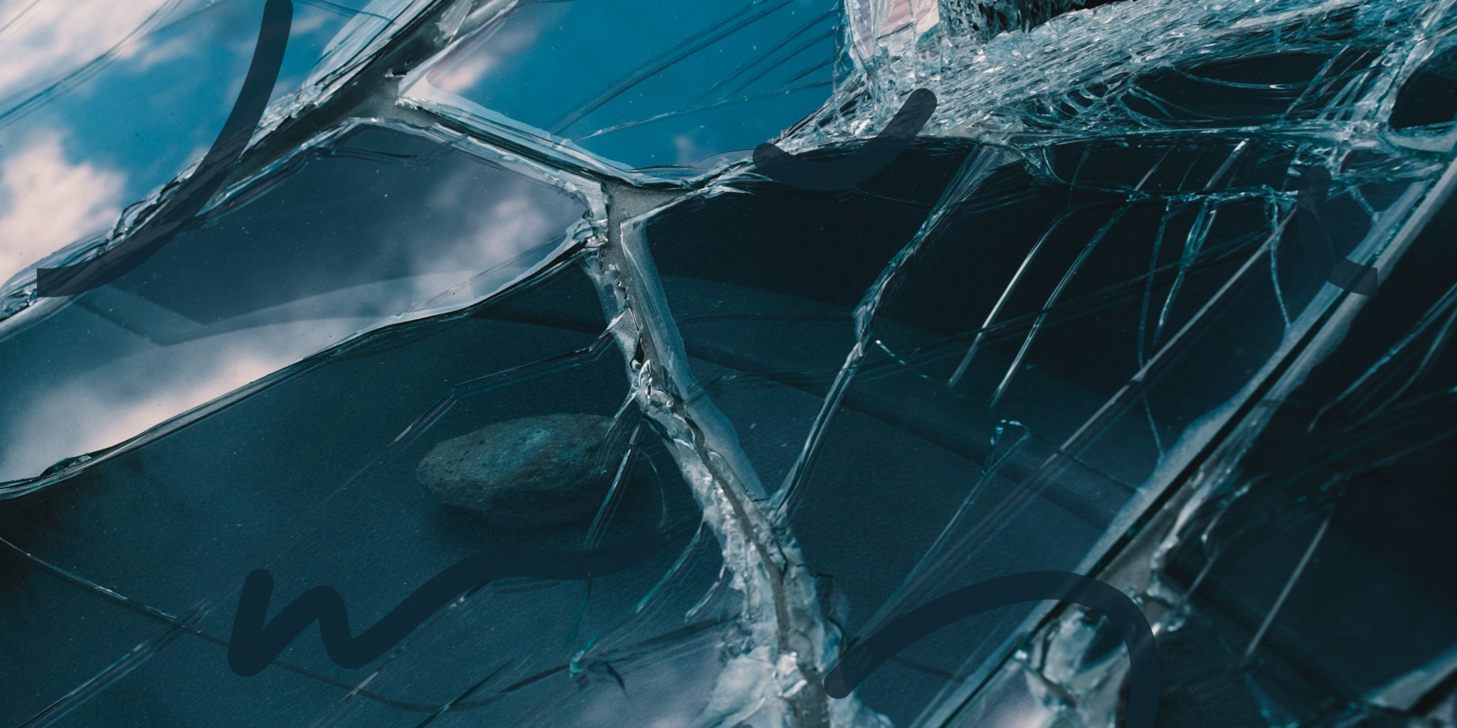 修理前のヒビが入ったフロントガラス